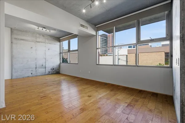 353 E BONNEVILLE AVE 295
