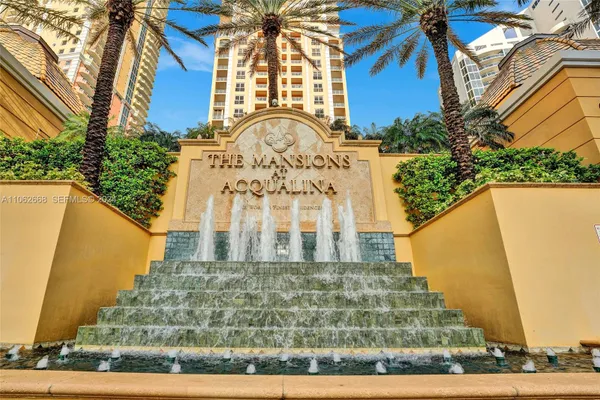 17749 COLLINS AVE 1402