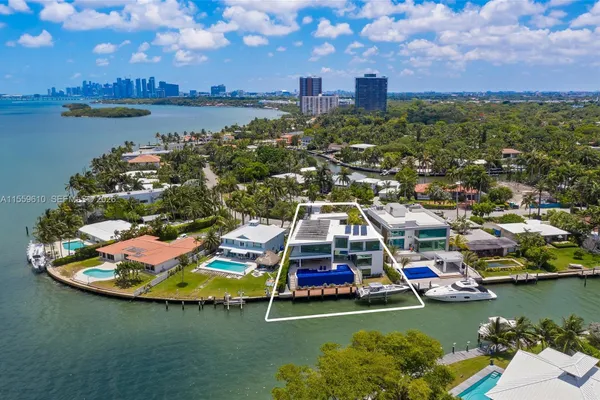 1133 BELLE MEADE ISLAND DR