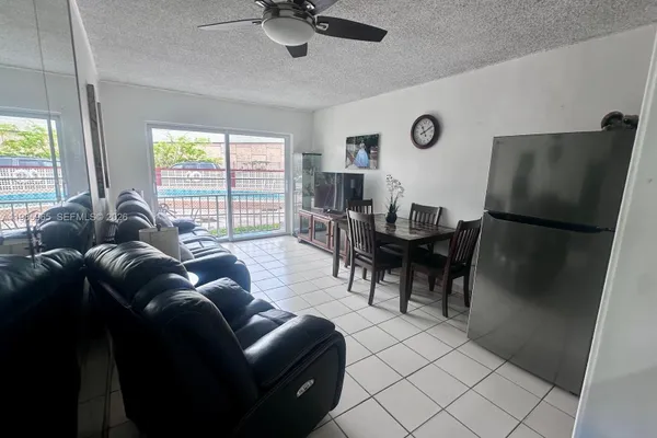 2385 NW 11TH ST B16
