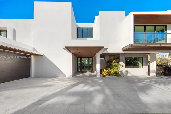 128 OCEAN BLVD