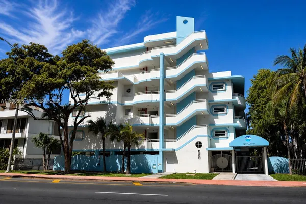 9156 COLLINS AVE 107