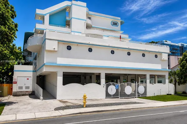 9156 COLLINS AVE 107