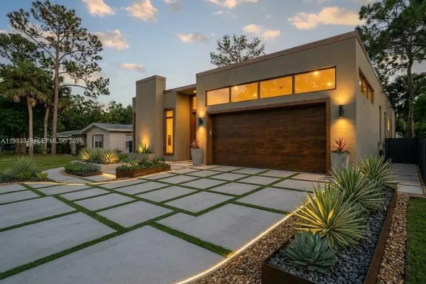 680 NW 33RD ST