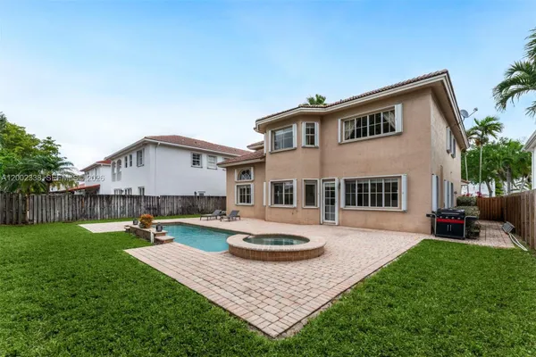 6914 NW 113TH PL