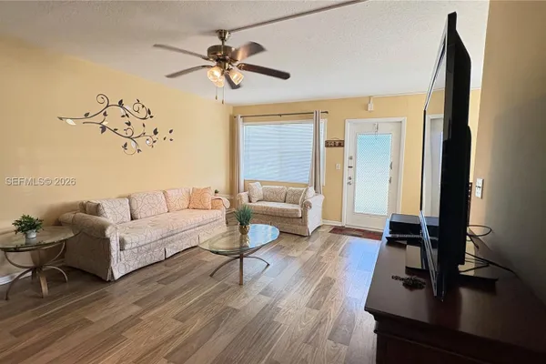 1044 HARWOOD D D