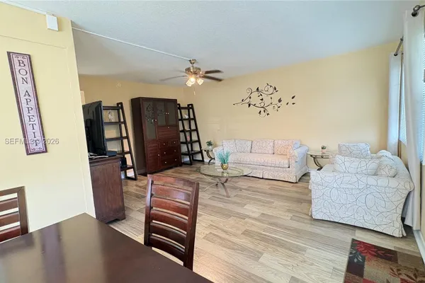 1044 HARWOOD D D