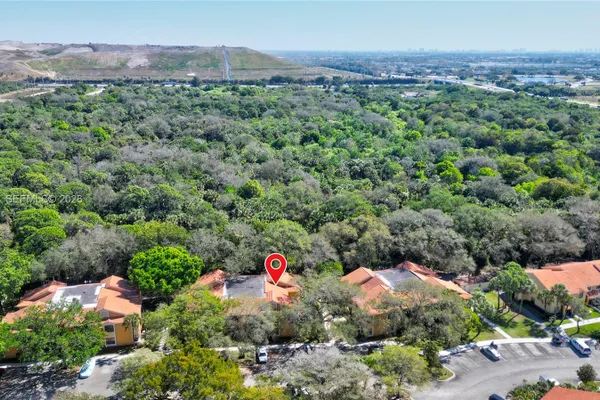 3846 CORAL TREE CIR 3846