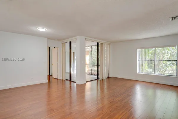 3846 CORAL TREE CIR 3846