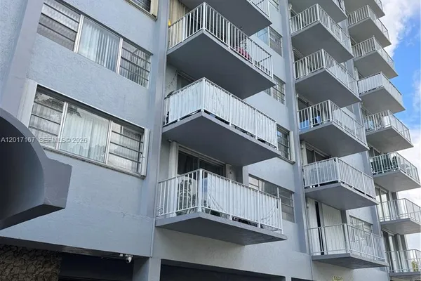1470 NE 125TH TER 205