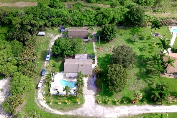 10646 BARN RD