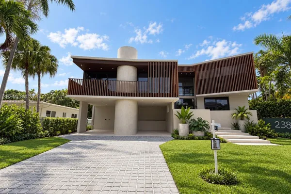 238 BUTTONWOOD DR