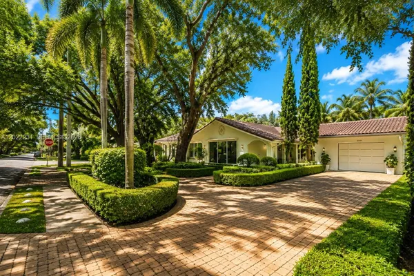 7980 SW 52ND AVE
