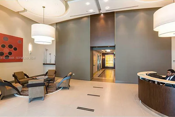 2525 SW 3 AVE 1006