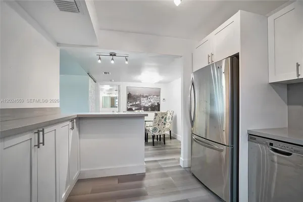 9273 COLLINS AVE 309