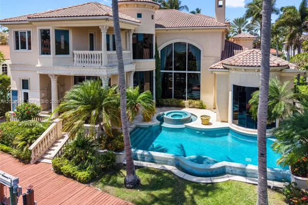 832 HARBOUR ISLE PL