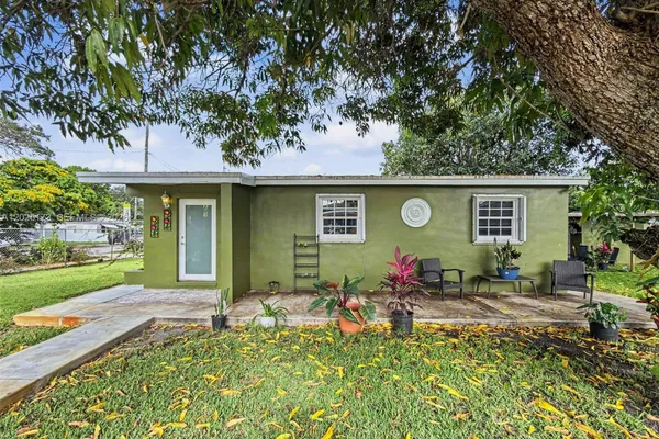 1901 NW 153RD ST