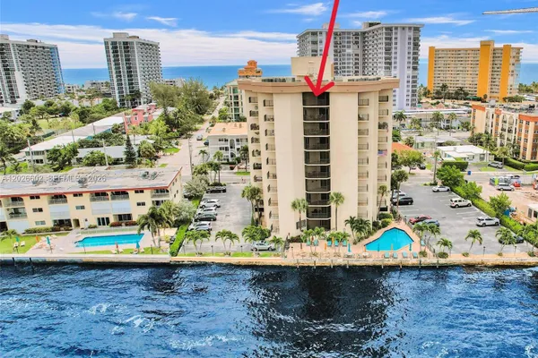 501 N RIVERSIDE DR PH 2