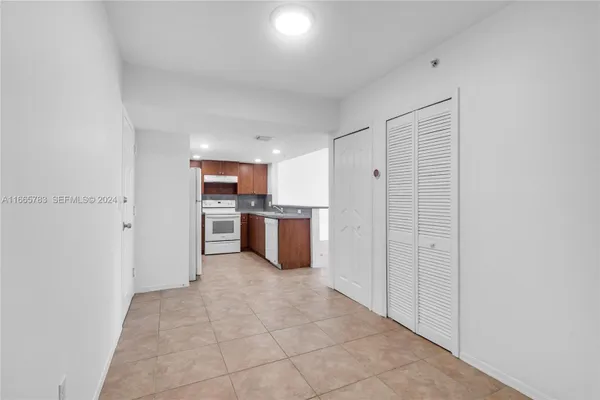 218 NW 12TH AVE 702