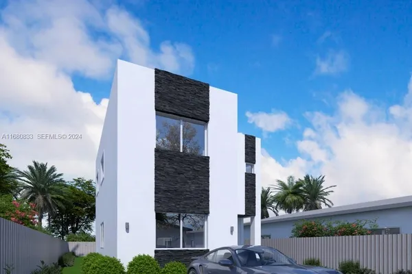 721 NW 5TH AVE