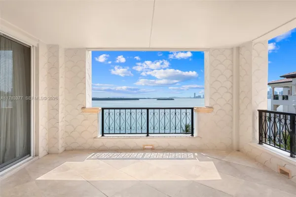 5154 FISHER ISLAND DR 5154