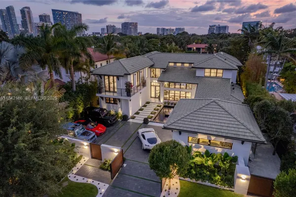4241 PALM LN