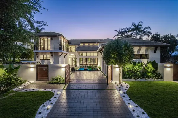 4241 PALM LN
