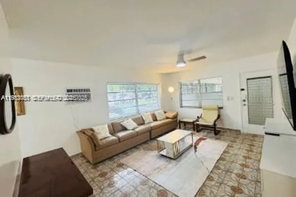 650 PENNSYLVANIA AVE 1