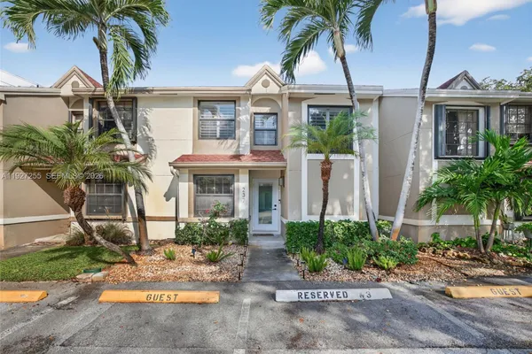 237 CITY VIEW DR 237