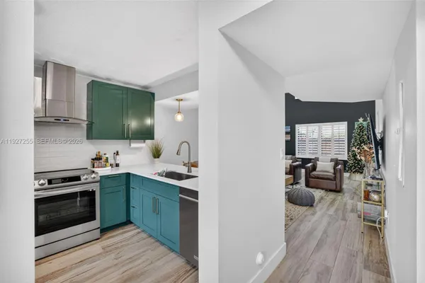 237 CITY VIEW DR 237