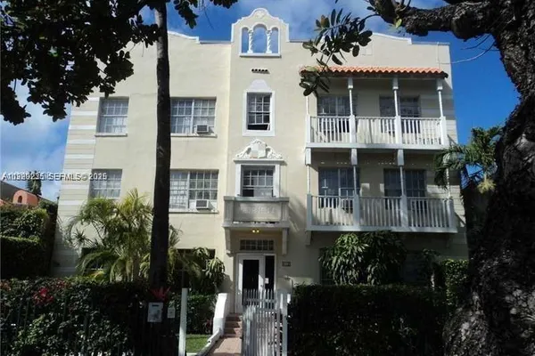 842 MERIDIAN AVE 1B