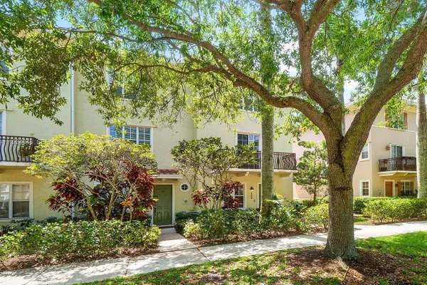 888 UNIVERSITY BLVD