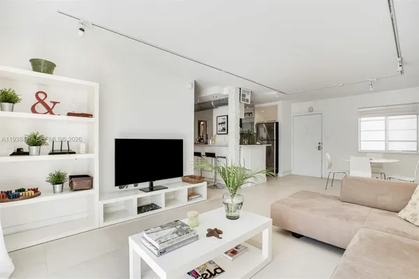 201 JEFFERSON AVE 2E