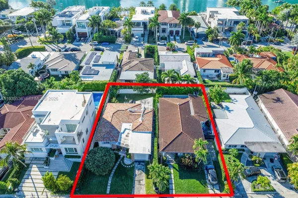 9424 9432 CARLYLE AVE