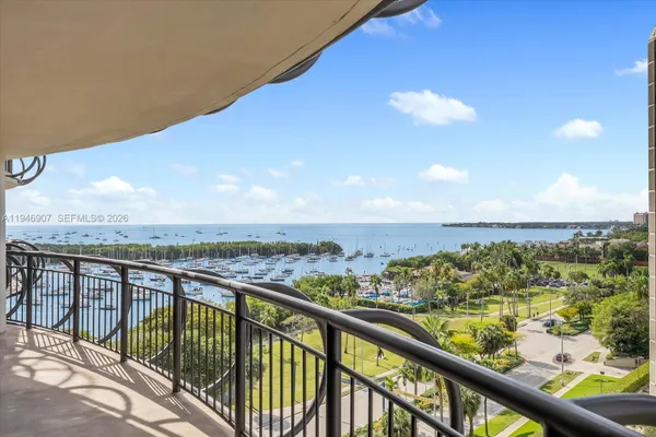 2843 S BAYSHORE DR 11C