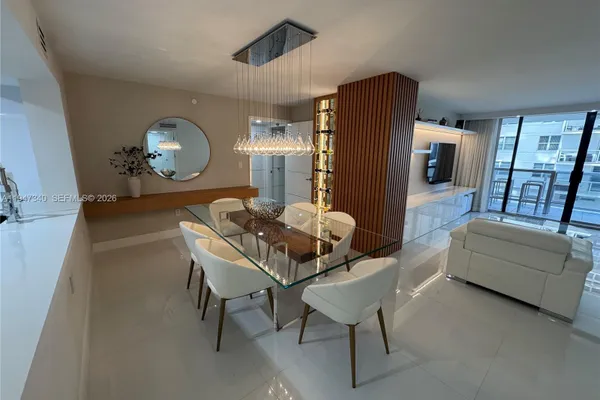 5757 COLLINS AVE 504