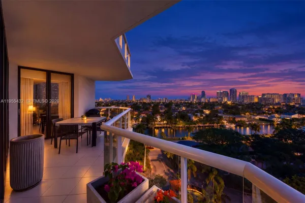 3610 YACHT CLUB DR 1001
