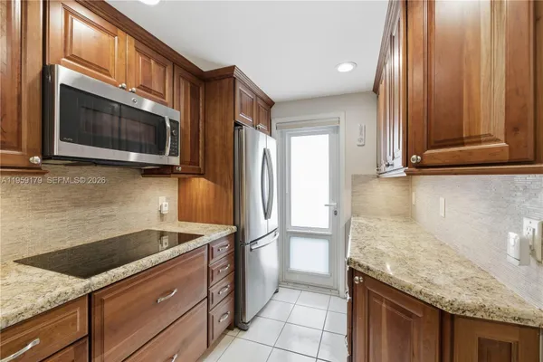 2350 NE 14TH ST CSWY 507