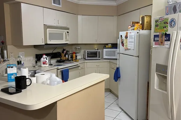 4677 NW 9TH ST 106