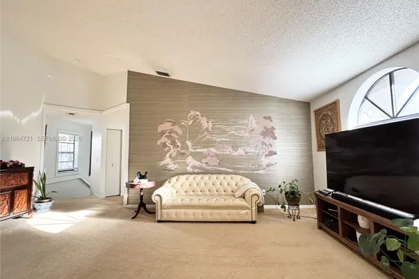 5258 EUROPA DR H
