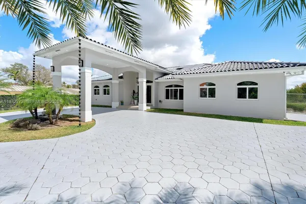 135 SW 125TH AVE