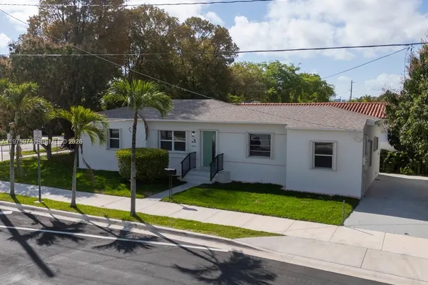3200 SW 2ND ST