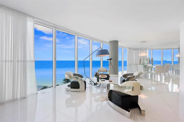 2711 S OCEAN DR 902