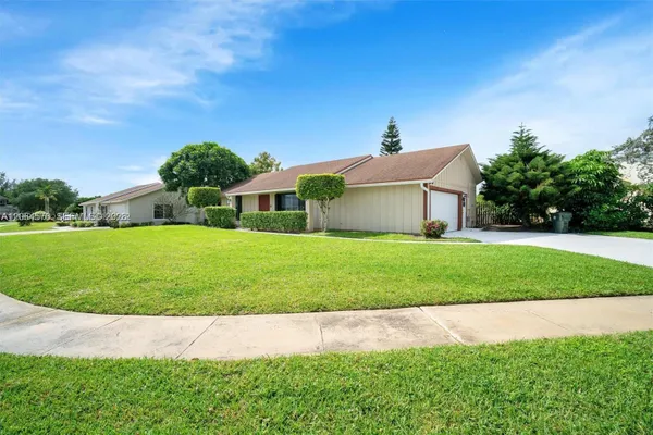 372 NW 35TH PL