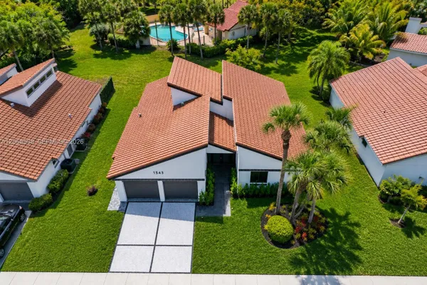 1543 SW 1ST AVE