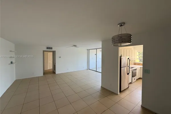 952 NE 199TH ST 4K