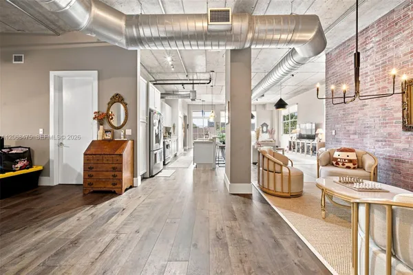 410 NW 1ST AVE 202