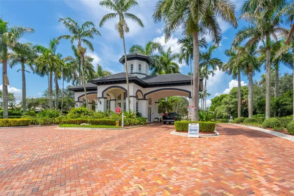 15747 SW 40TH ST 213