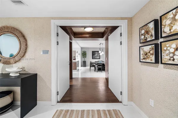 435 BAYSHORE DR 703