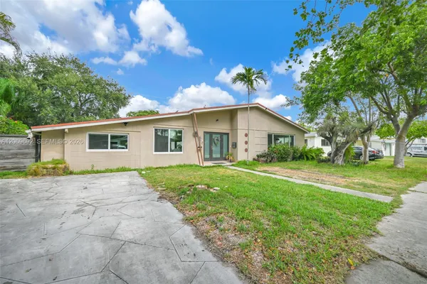 9359 DOMINICAN DR